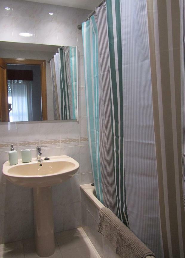 Apartamento Azalea Playa Apartment อาลิกันเต ภายนอก รูปภาพ